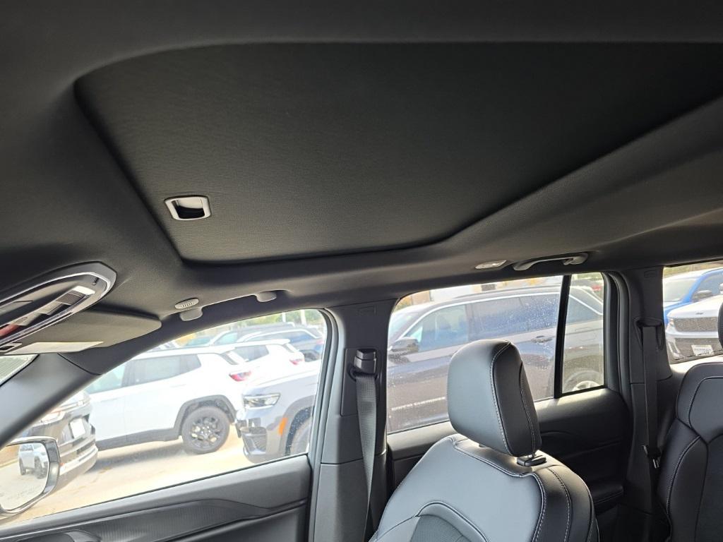 new 2025 Jeep Grand Cherokee car, priced at $44,716