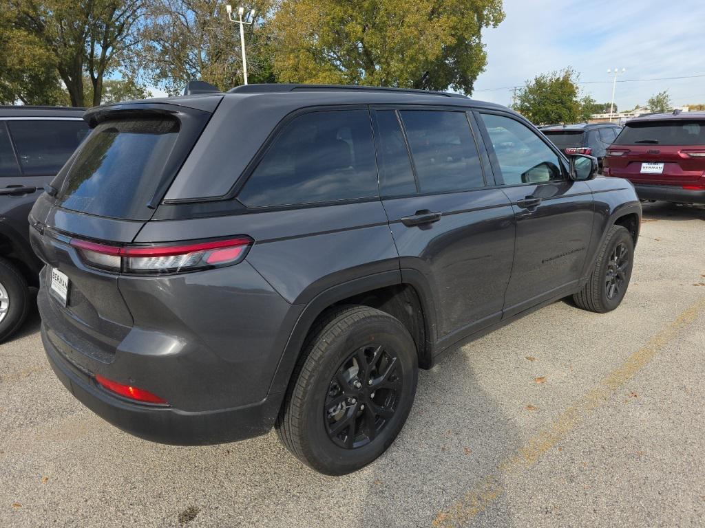 new 2025 Jeep Grand Cherokee car, priced at $44,716