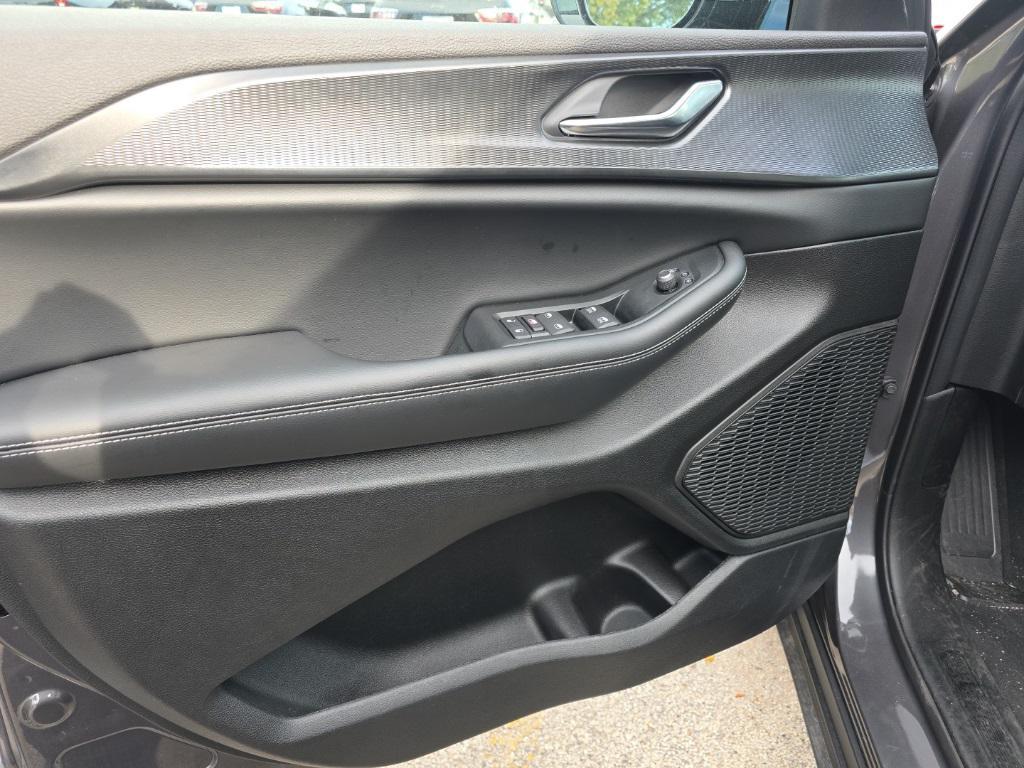 new 2025 Jeep Grand Cherokee car, priced at $44,716