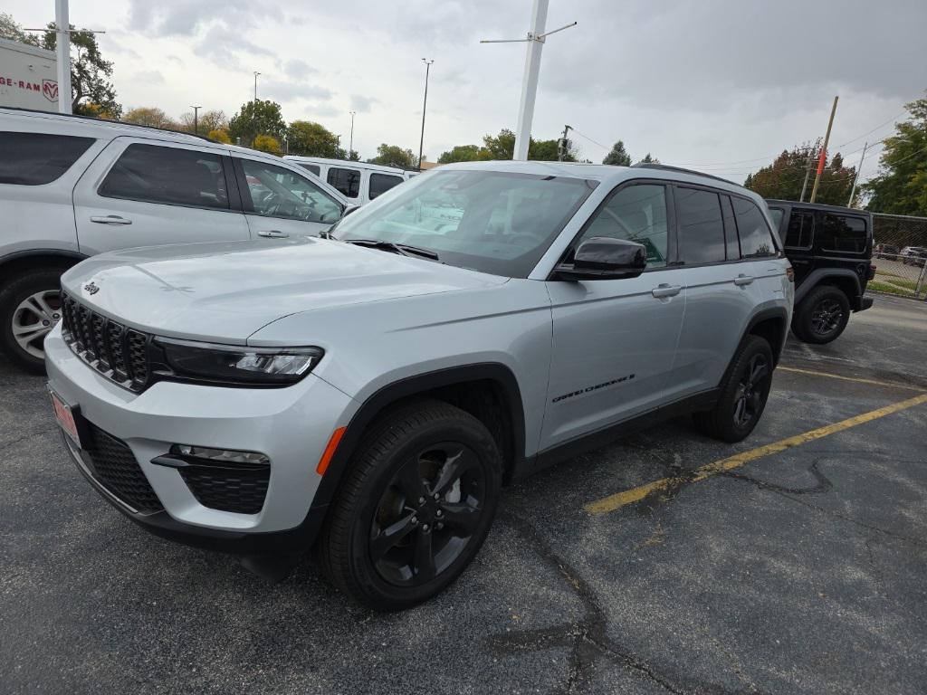 new 2025 Jeep Grand Cherokee car, priced at $45,216