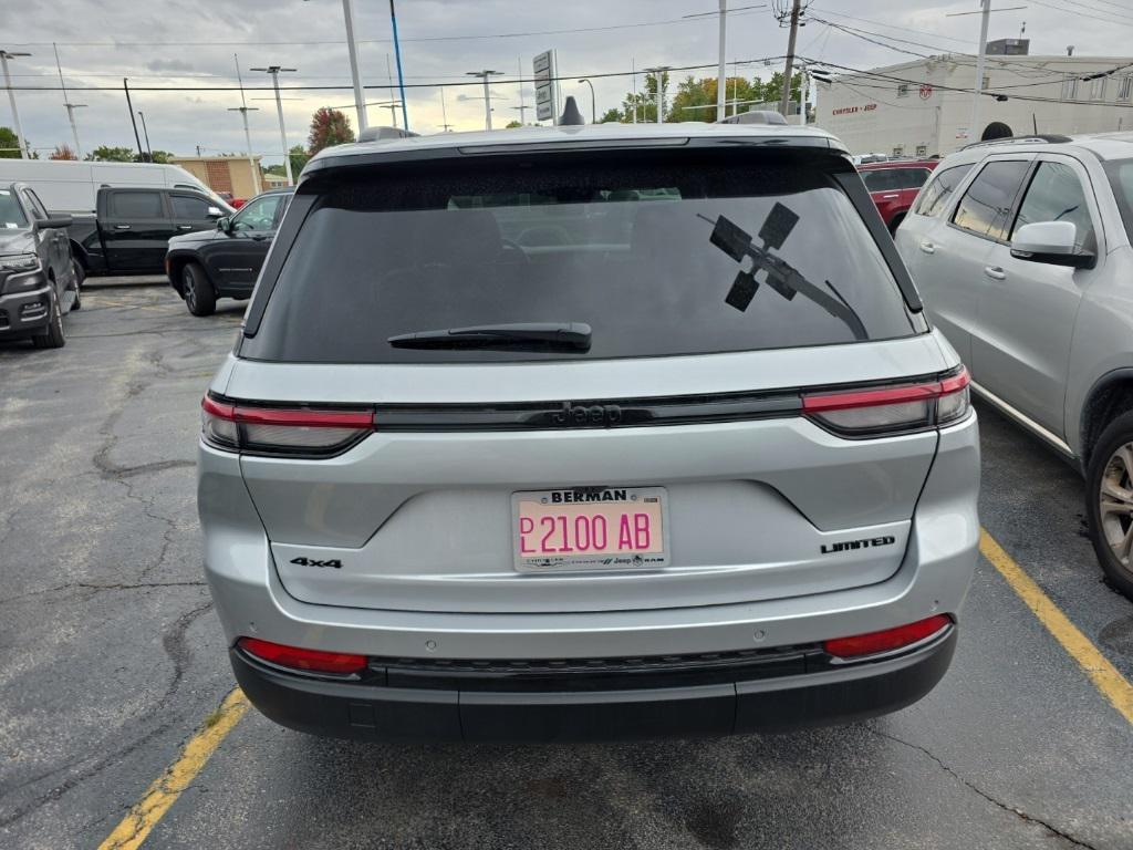 new 2025 Jeep Grand Cherokee car, priced at $45,216