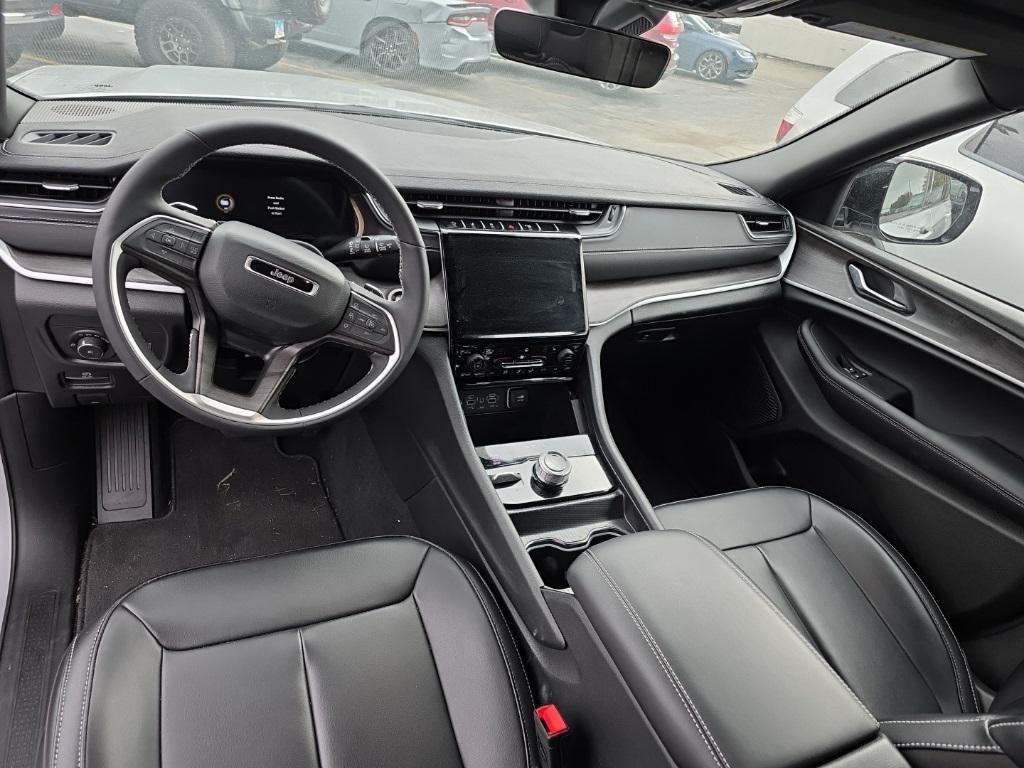 new 2025 Jeep Grand Cherokee car, priced at $45,216