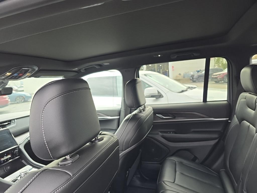 new 2025 Jeep Grand Cherokee car, priced at $45,216