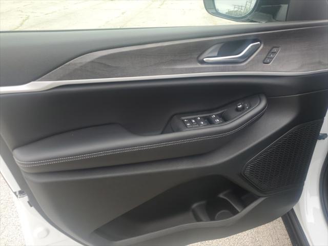 new 2025 Jeep Grand Cherokee L car, priced at $47,645