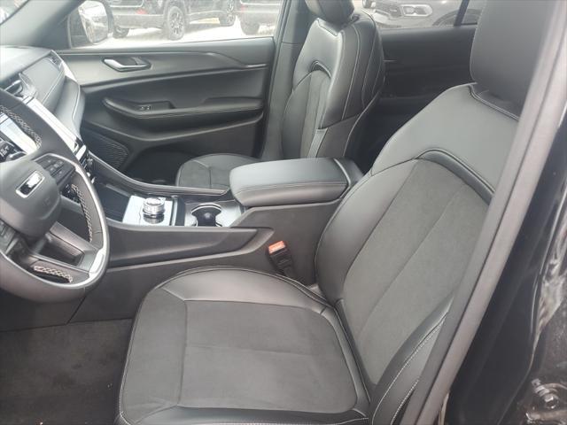 new 2025 Jeep Grand Cherokee car, priced at $41,436