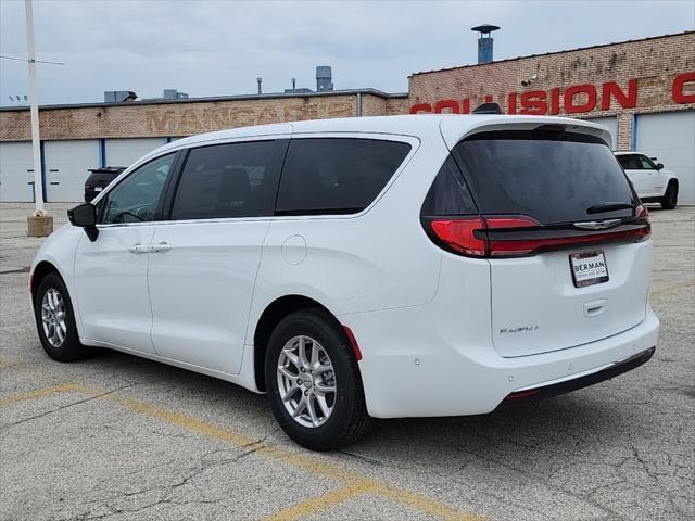 new 2024 Chrysler Pacifica car, priced at $41,640