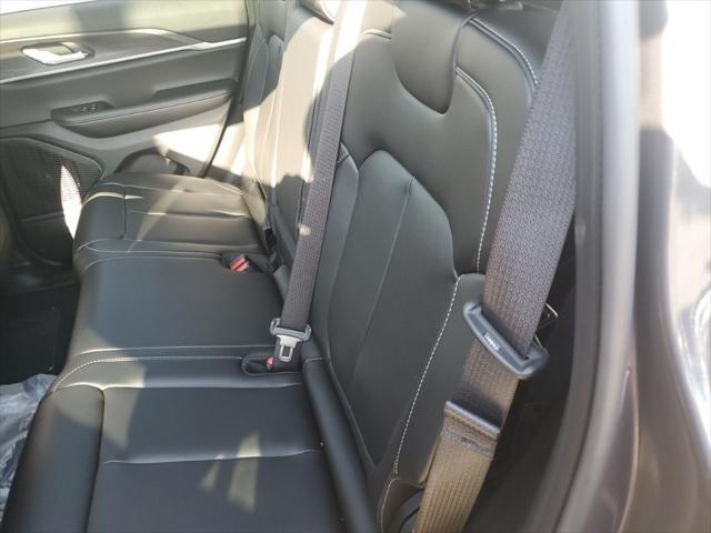 new 2025 Jeep Grand Cherokee car, priced at $44,652