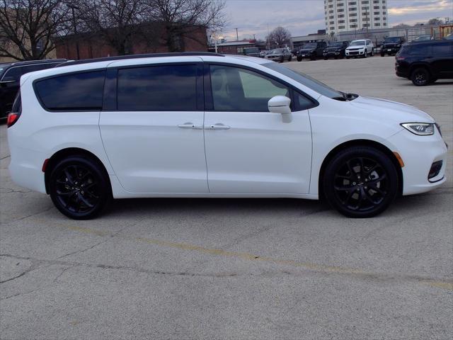 used 2021 Chrysler Pacifica car, priced at $29,920