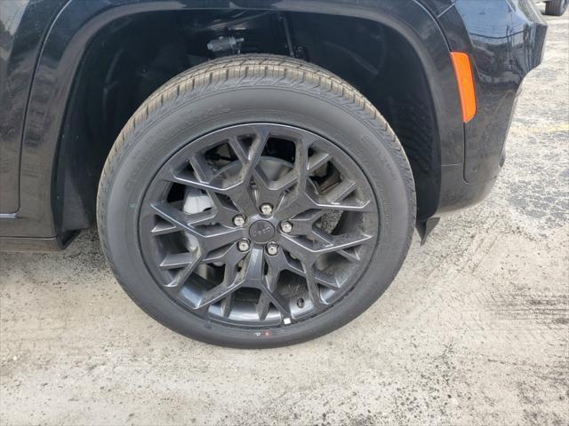 new 2025 Jeep Grand Cherokee car, priced at $53,683