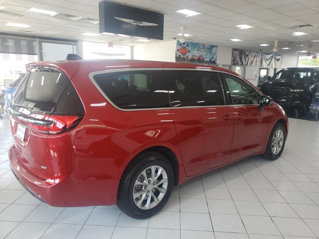 new 2026 Chrysler Pacifica car, priced at $51,805