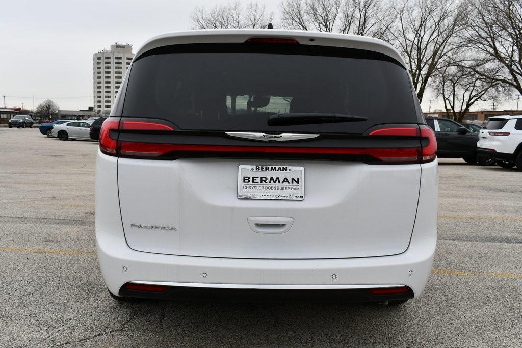 new 2024 Chrysler Pacifica car, priced at $41,147