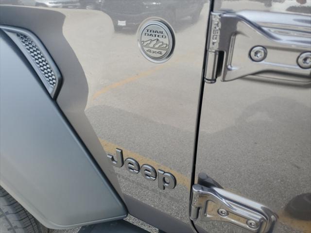 new 2025 Jeep Wrangler car, priced at $46,623