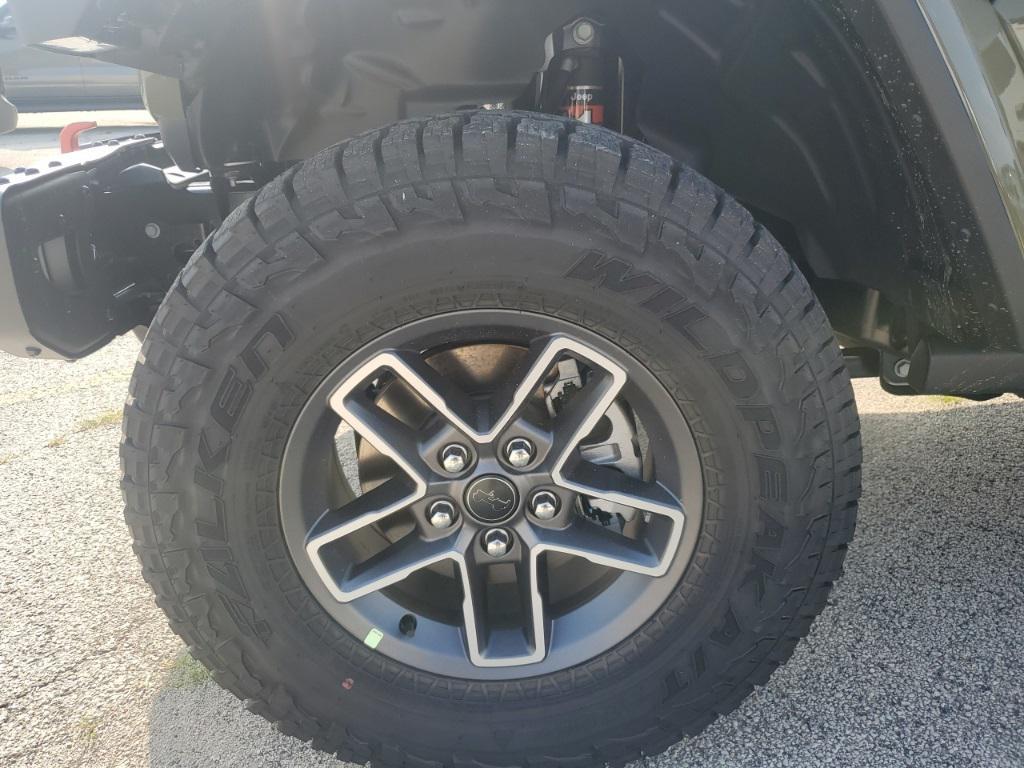new 2025 Jeep Gladiator car, priced at $56,384