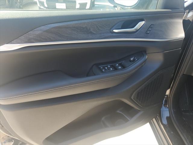 new 2025 Jeep Grand Cherokee car, priced at $43,655