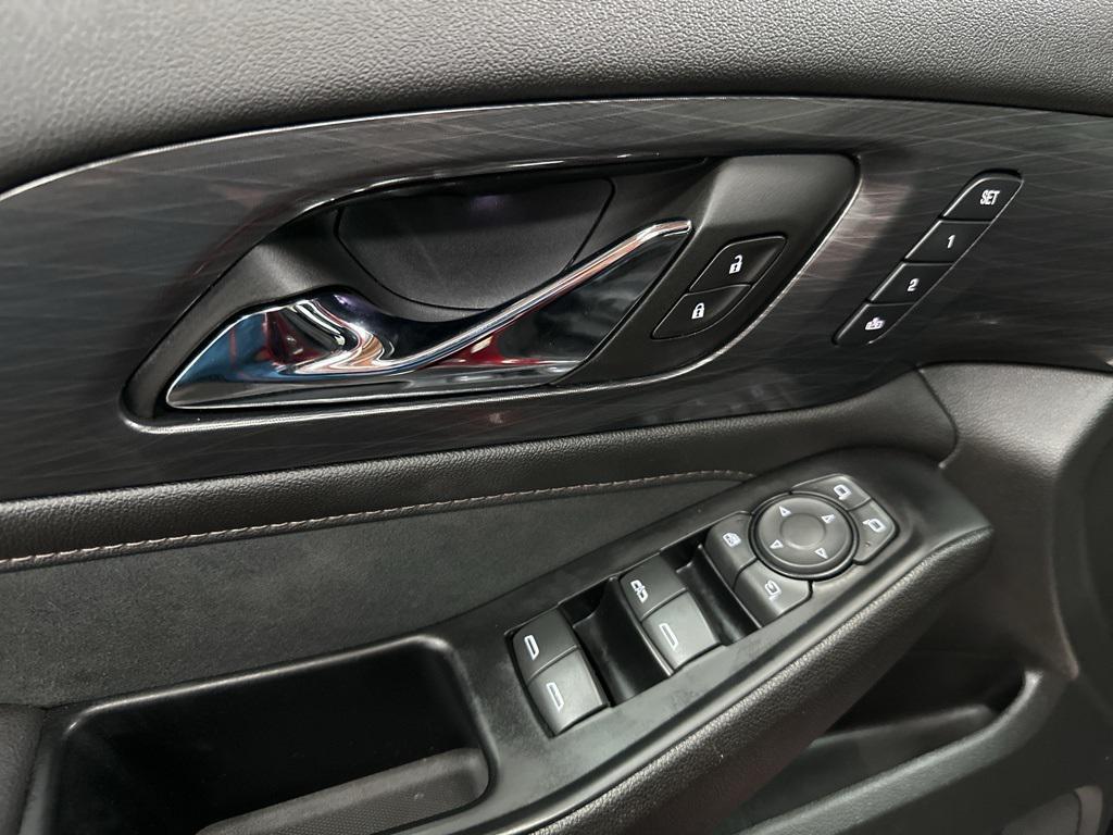 used 2023 Chevrolet Traverse car, priced at $34,495