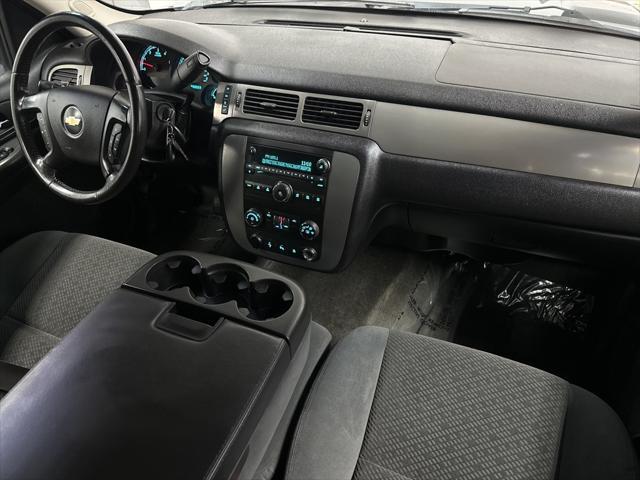 used 2008 Chevrolet Avalanche car, priced at $9,000