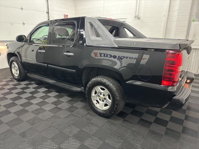 used 2008 Chevrolet Avalanche car, priced at $9,000