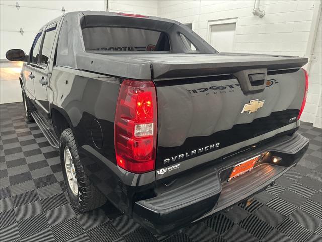 used 2008 Chevrolet Avalanche car, priced at $9,000