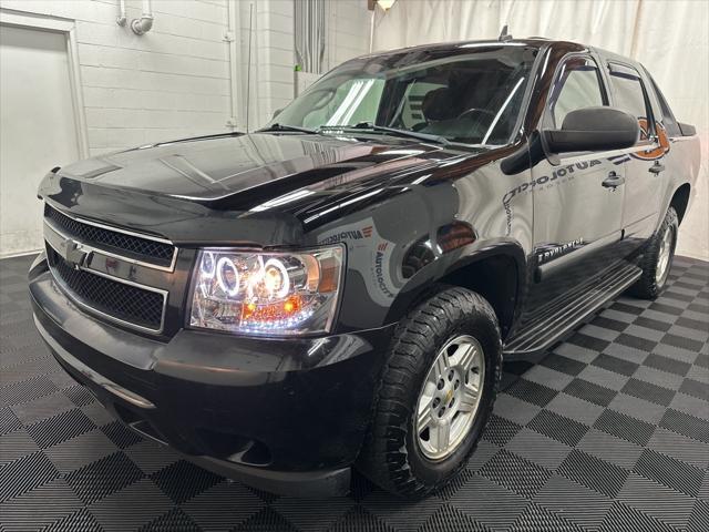 used 2008 Chevrolet Avalanche car, priced at $9,000