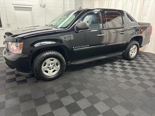used 2008 Chevrolet Avalanche car, priced at $9,000