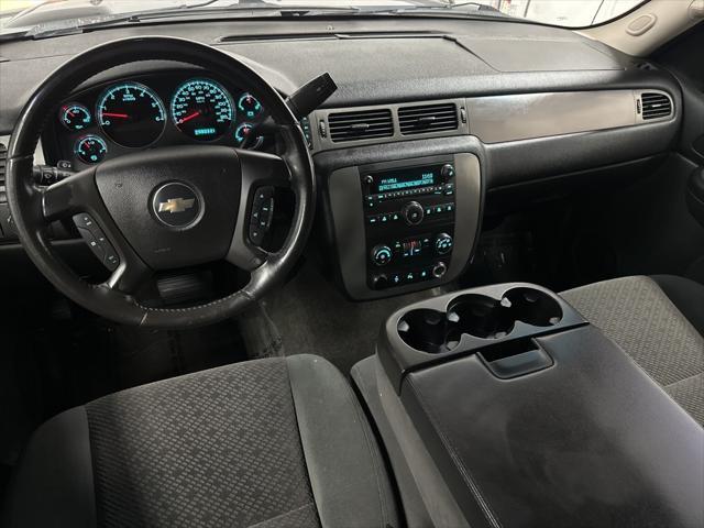 used 2008 Chevrolet Avalanche car, priced at $9,000