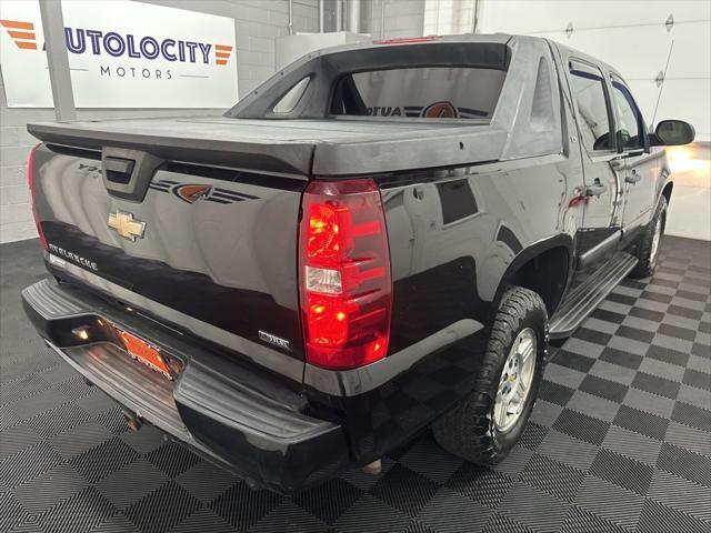 used 2008 Chevrolet Avalanche car, priced at $9,000