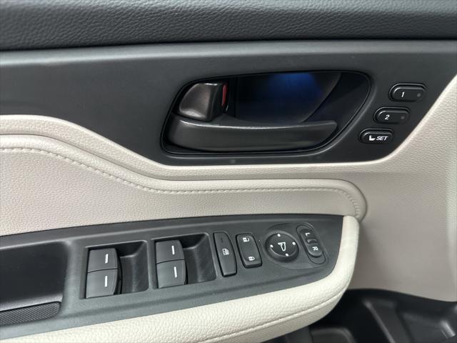 used 2025 Honda Odyssey car, priced at $34,500