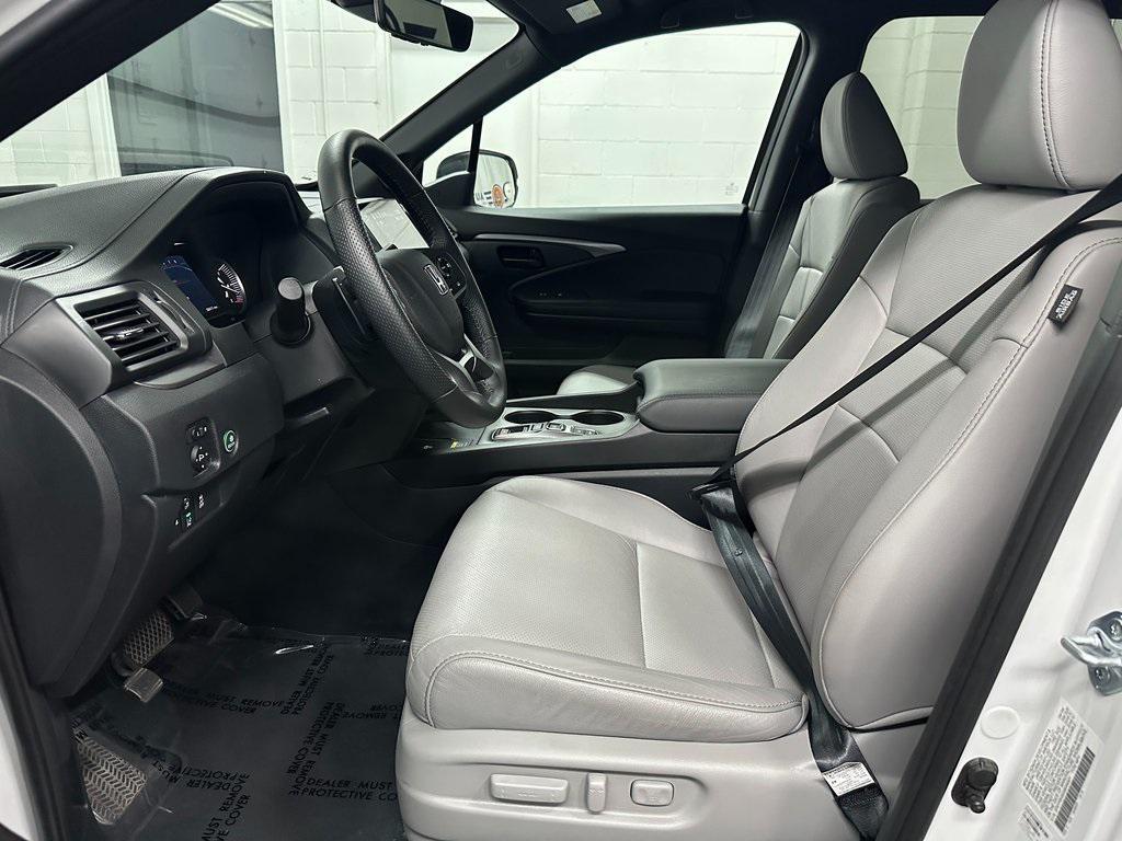 used 2025 Honda Passport car, priced at $31,500