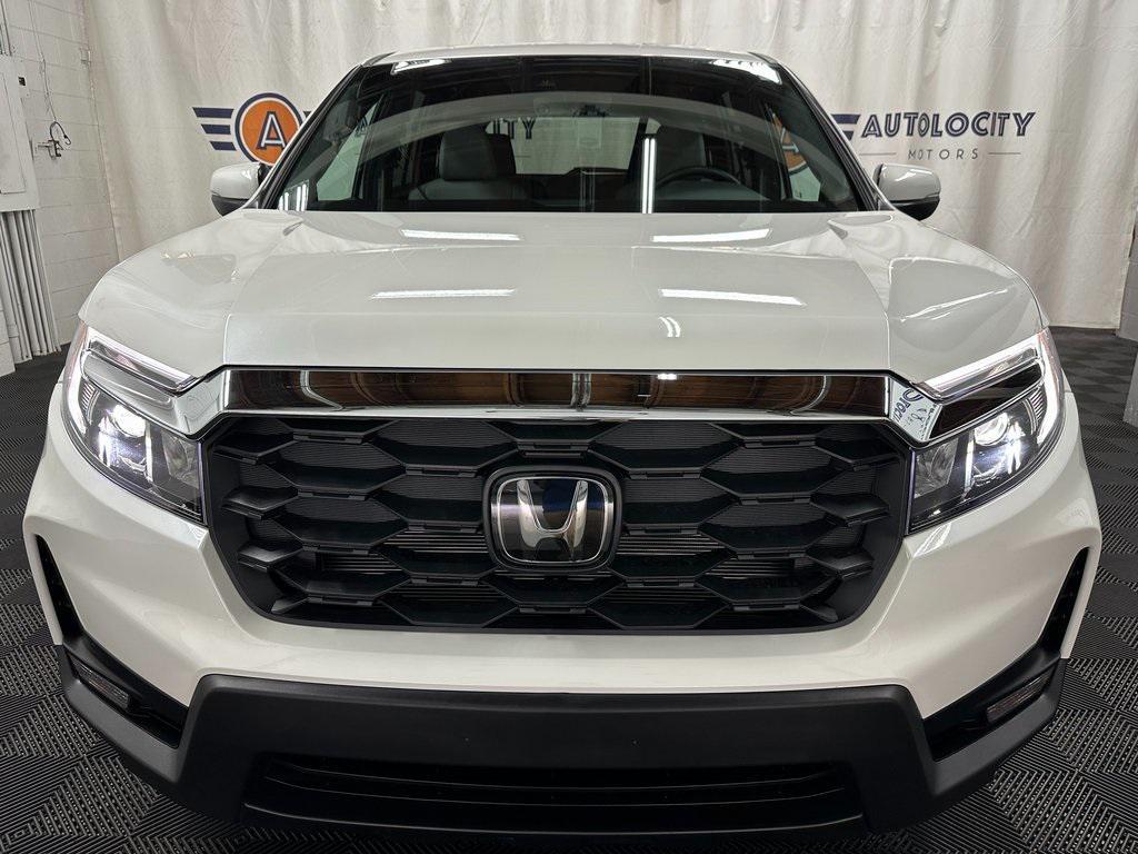 used 2025 Honda Passport car, priced at $31,500