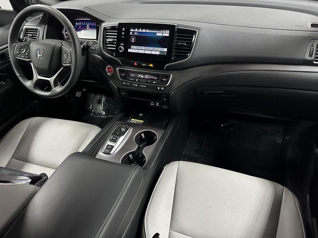 used 2025 Honda Passport car, priced at $31,500