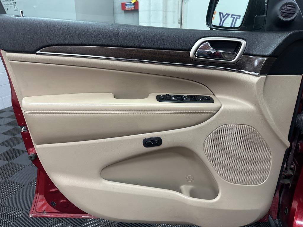 used 2014 Jeep Grand Cherokee car, priced at $11,995