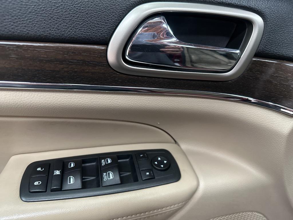 used 2014 Jeep Grand Cherokee car, priced at $11,995