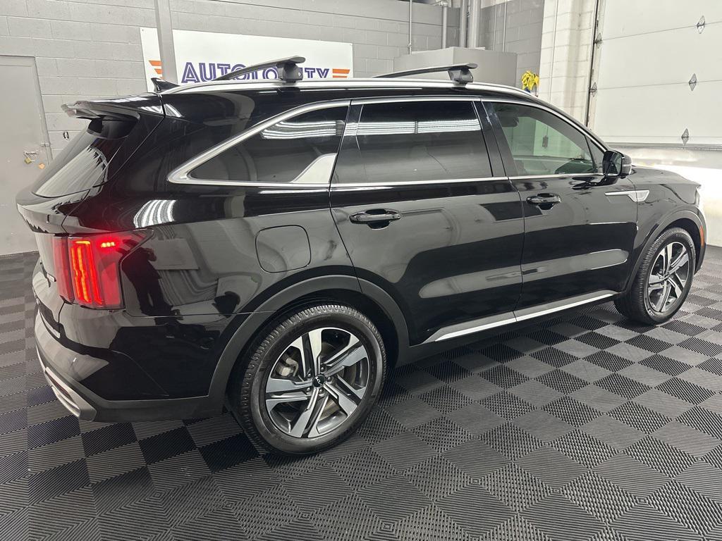 used 2022 Kia Sorento Plug-In Hybrid car, priced at $28,000