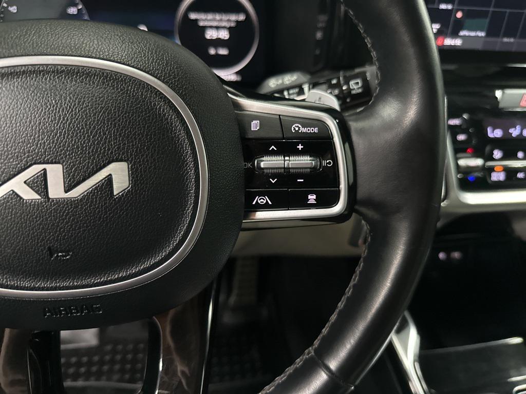 used 2022 Kia Sorento Plug-In Hybrid car, priced at $28,000