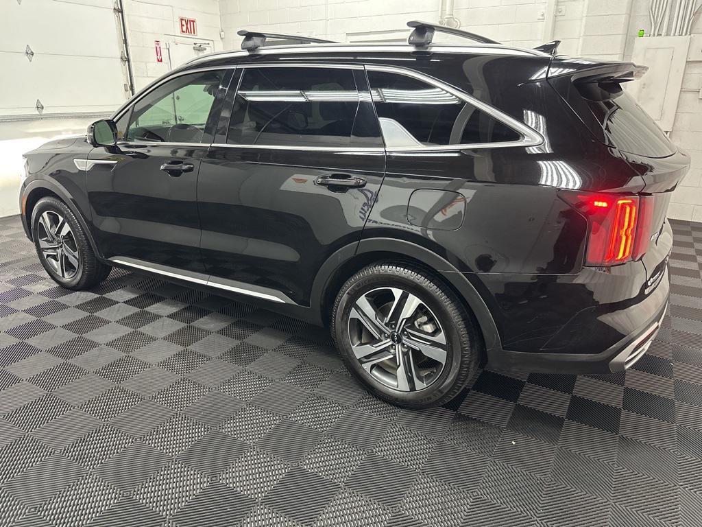 used 2022 Kia Sorento Plug-In Hybrid car, priced at $28,000