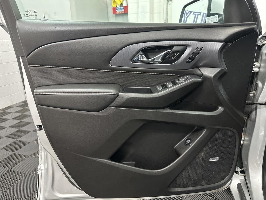 used 2021 Chevrolet Traverse car, priced at $26,500