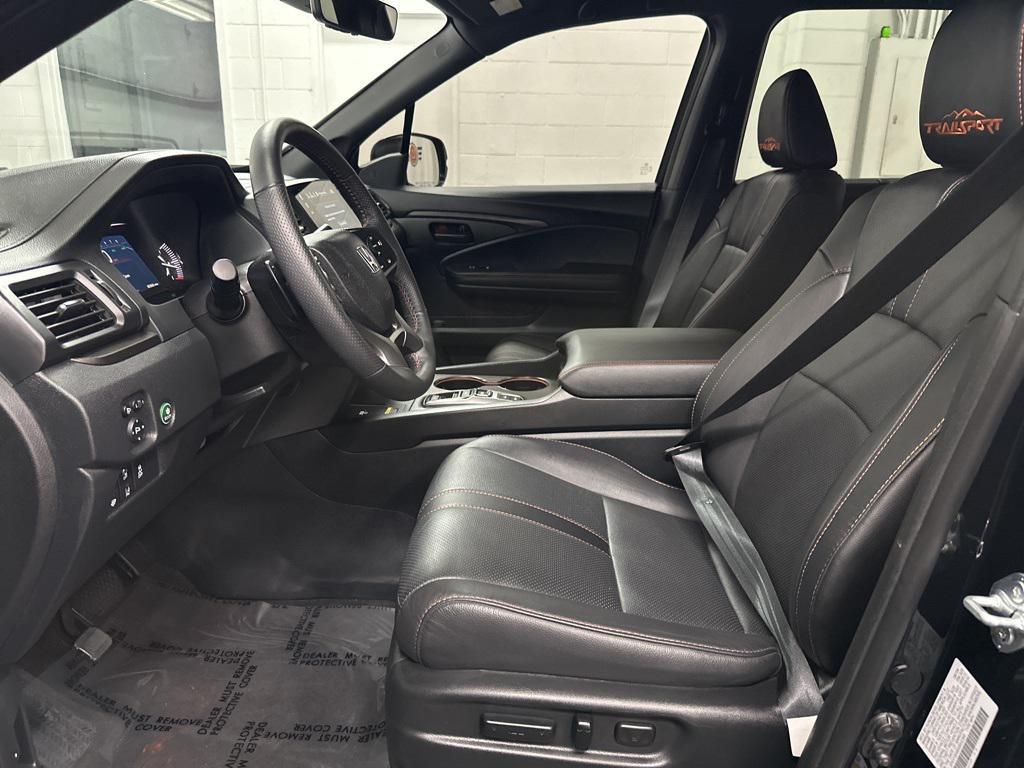 used 2025 Honda Passport car, priced at $34,500