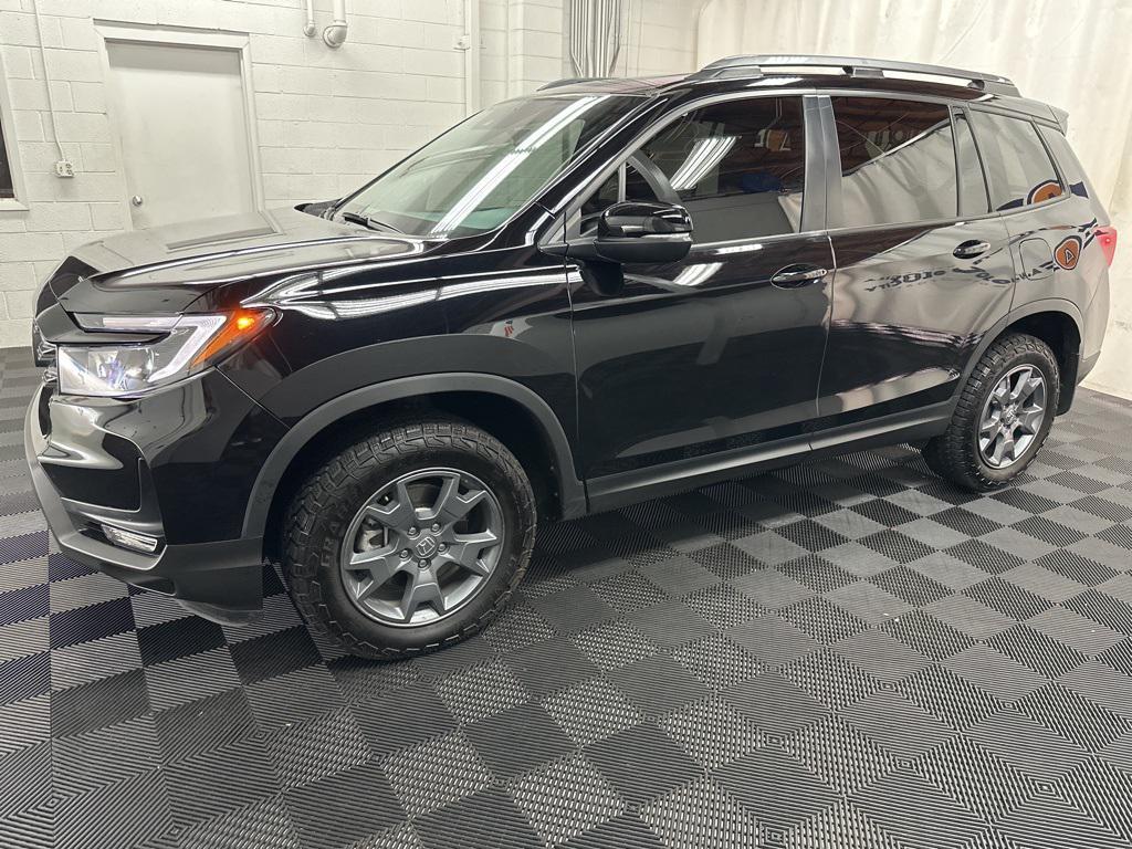 used 2025 Honda Passport car, priced at $34,500