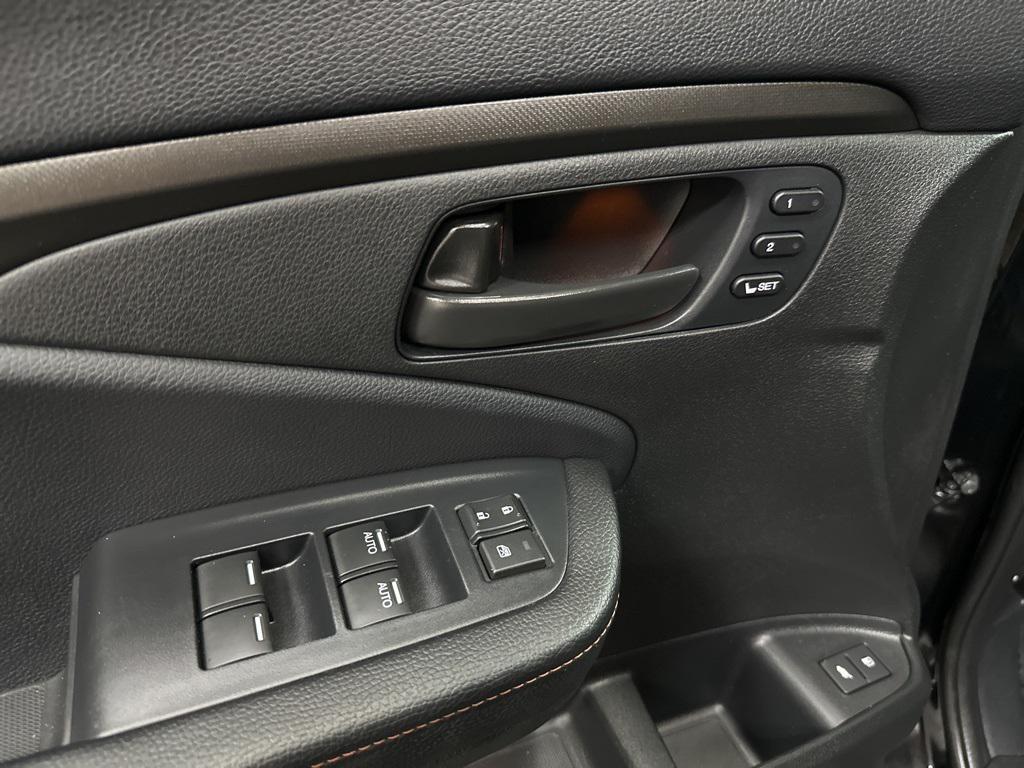 used 2025 Honda Passport car, priced at $34,500