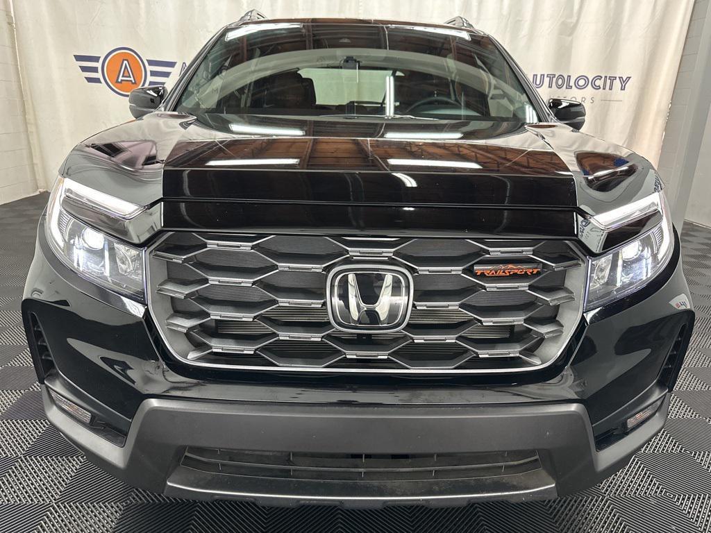 used 2025 Honda Passport car, priced at $34,500
