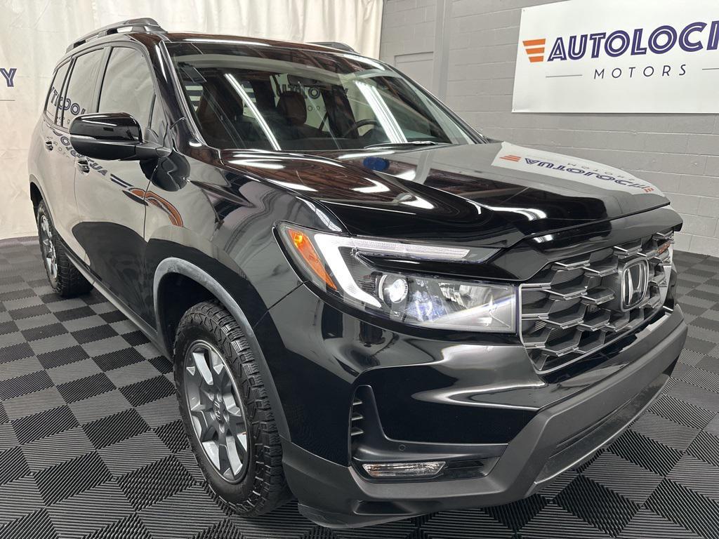 used 2025 Honda Passport car, priced at $34,500