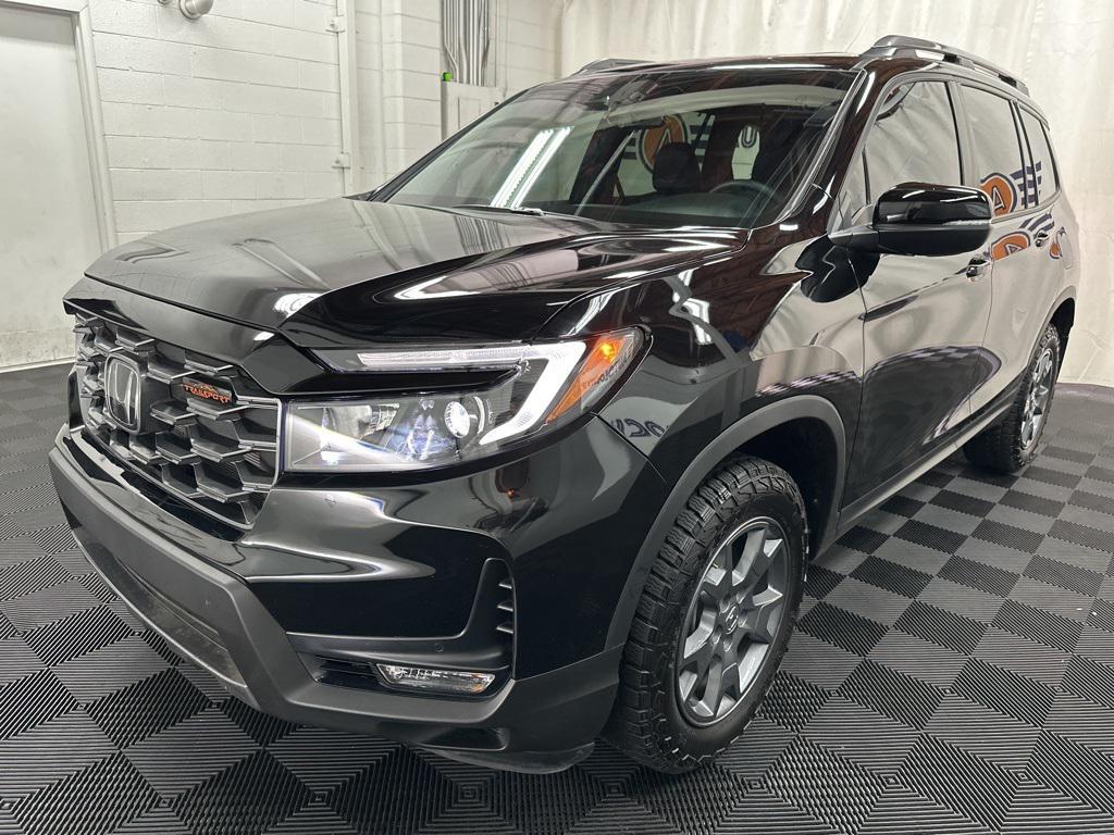used 2025 Honda Passport car, priced at $34,500