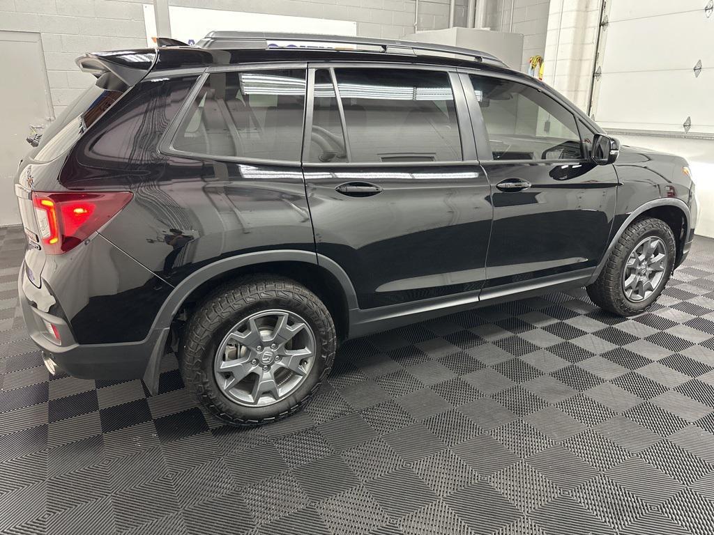 used 2025 Honda Passport car, priced at $34,500