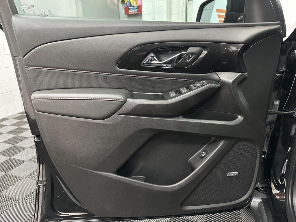 used 2023 Chevrolet Traverse car, priced at $30,000
