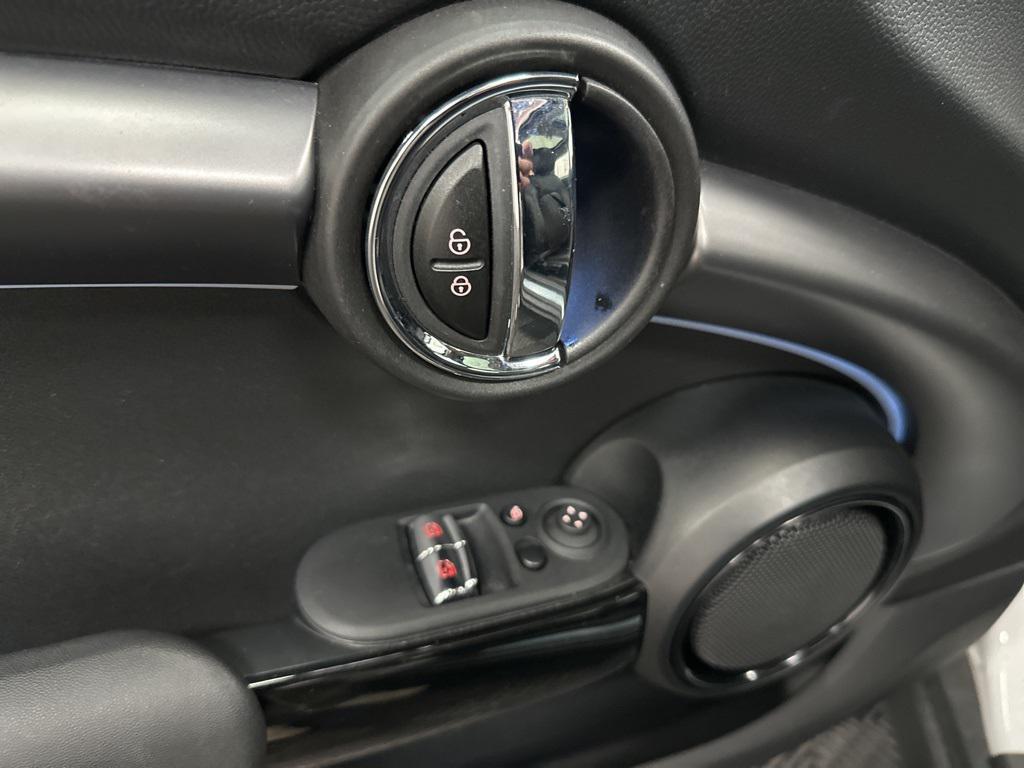 used 2023 MINI Hardtop car, priced at $22,000