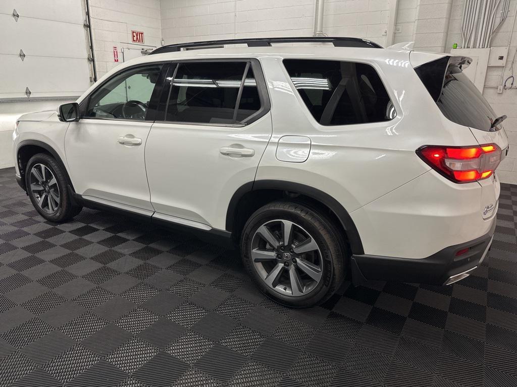 used 2024 Honda Pilot car, priced at $38,000