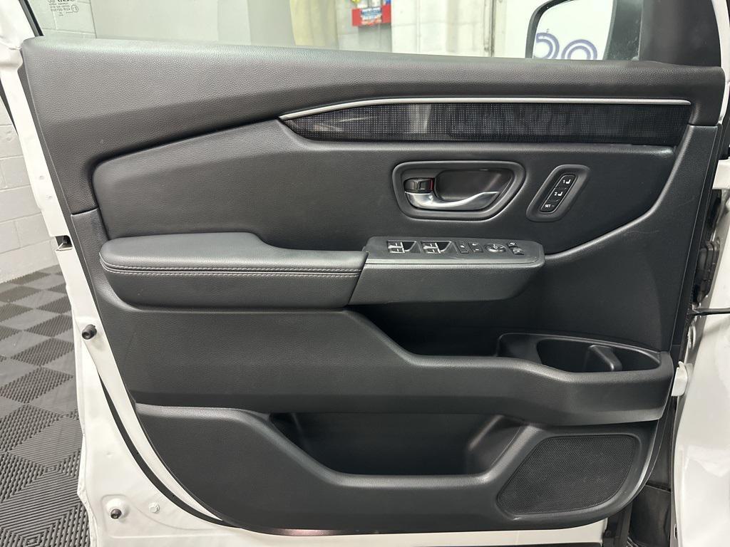 used 2024 Honda Pilot car, priced at $38,000