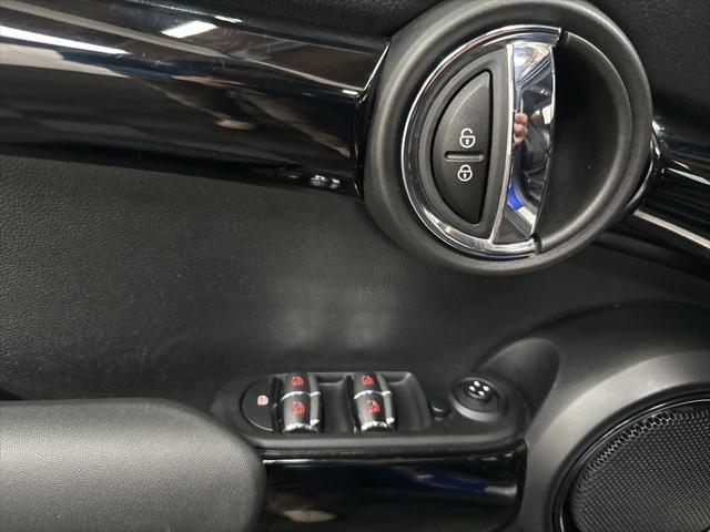 used 2019 MINI Hardtop car, priced at $18,000