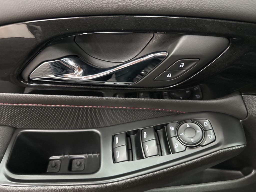 used 2023 Chevrolet Traverse car, priced at $32,495