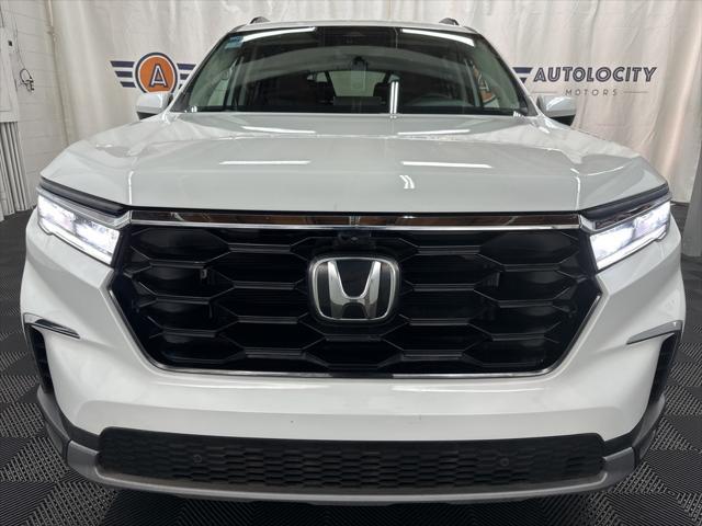 used 2025 Honda Pilot car, priced at $42,000